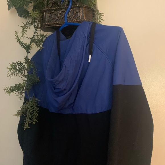 Nike pullover wind breaker w/warm liner - Picture 3 of 3